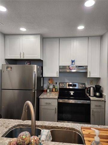 952 Saint Andrews RCH B, Chesapeake, VA 23320