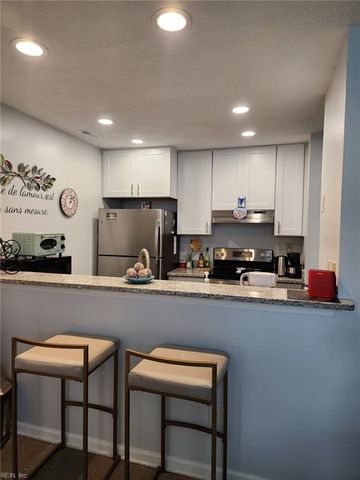952 Saint Andrews RCH B, Chesapeake, VA 23320