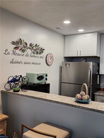952 Saint Andrews RCH B, Chesapeake, VA 23320