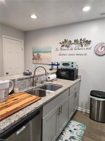 952 Saint Andrews RCH B, Chesapeake, VA 23320