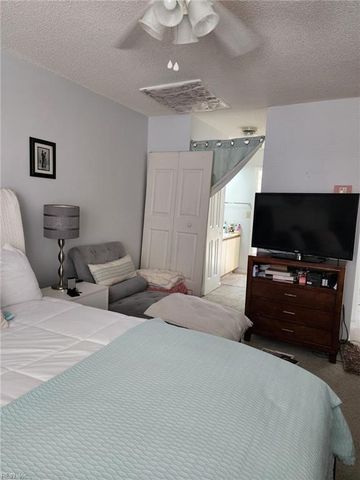 952 Saint Andrews RCH B, Chesapeake, VA 23320