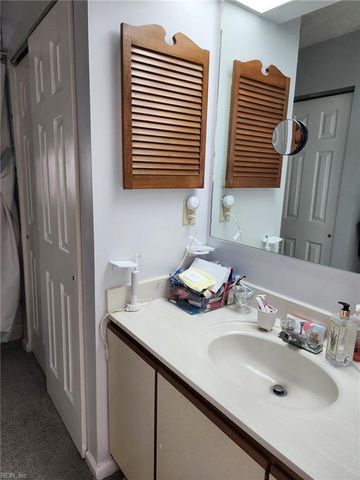 952 Saint Andrews RCH B, Chesapeake, VA 23320