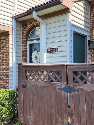 952 Saint Andrews RCH B, Chesapeake, VA 23320