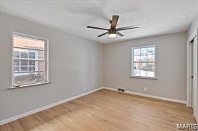 6902 Ira Avenue, St Louis, MO 63121