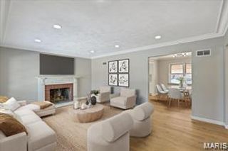 6902 Ira Avenue, St Louis, MO 63121
