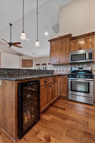 72 Pineridge Lane, Eagle Point, OR 97524