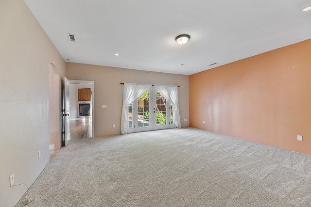 72 Pineridge Lane, Eagle Point, OR 97524