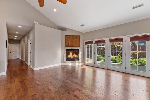 72 Pineridge Lane, Eagle Point, OR 97524