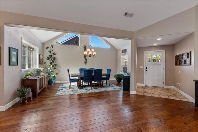 72 Pineridge Lane, Eagle Point, OR 97524