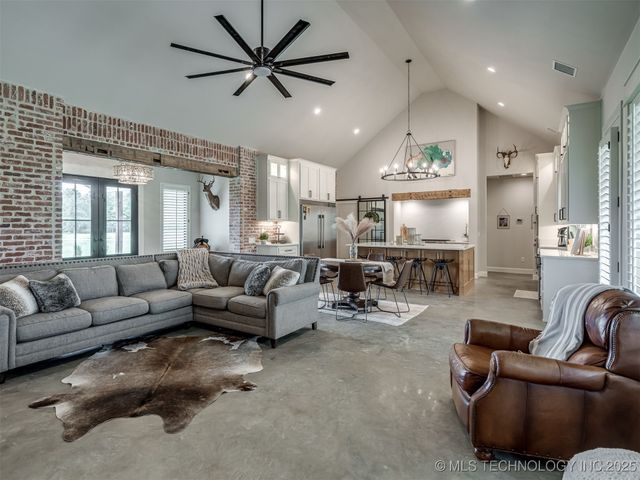 10055 Dentonville Road, Okmulgee, OK 74447