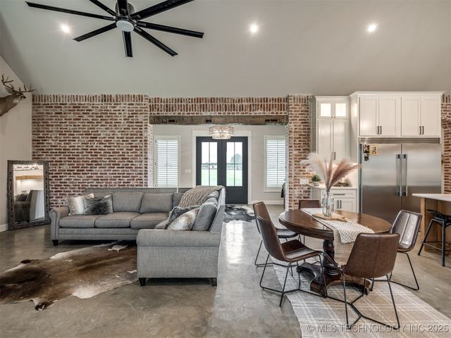 10055 Dentonville Road, Okmulgee, OK 74447