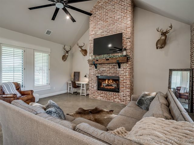 10055 Dentonville Road, Okmulgee, OK 74447