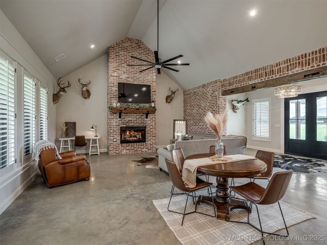 10055 Dentonville Road, Okmulgee, OK 74447