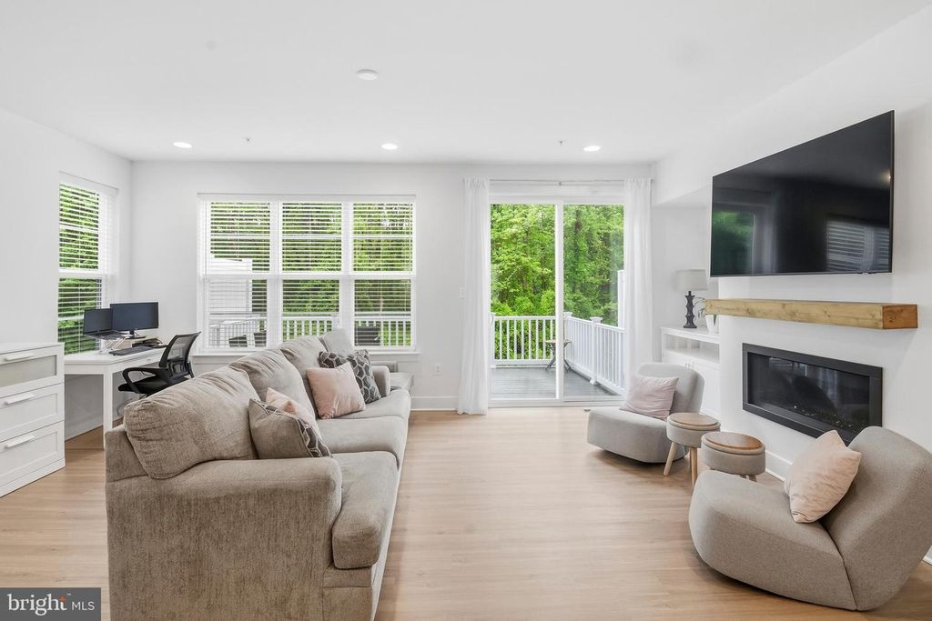 Image 17 of property listing at 320 ALLUVIUM DR, Laurel, MD 20724