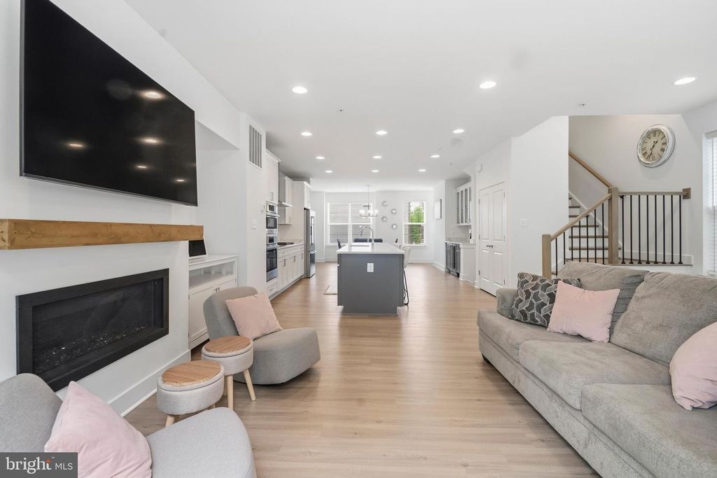 Image 20 of property listing at 320 ALLUVIUM DR, Laurel, MD 20724