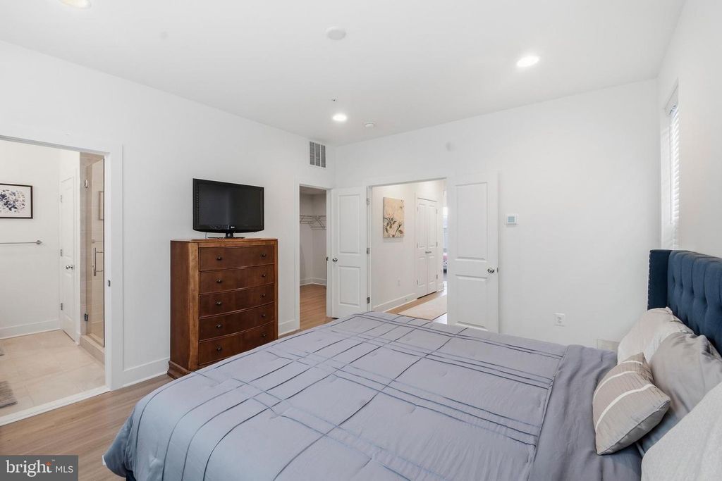 Image 28 of property listing at 320 ALLUVIUM DR, Laurel, MD 20724