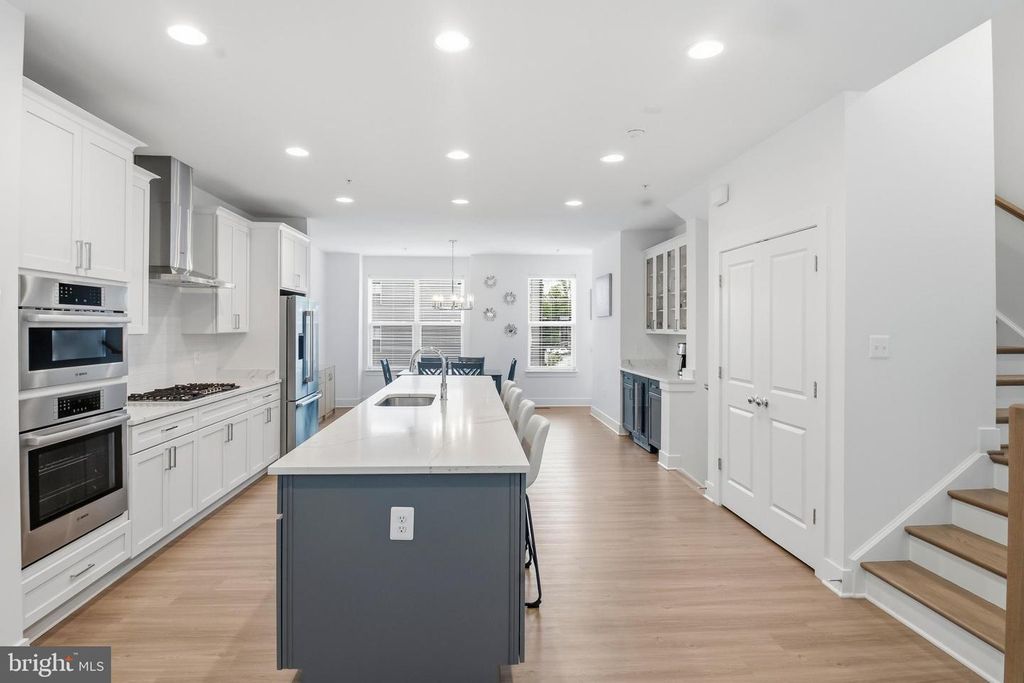 Image 7 of property listing at 320 ALLUVIUM DR, Laurel, MD 20724