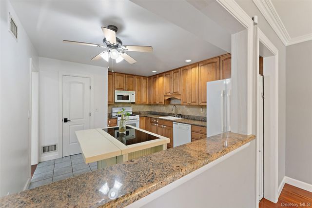 160 N Route 303 4, Congers, NY 10920