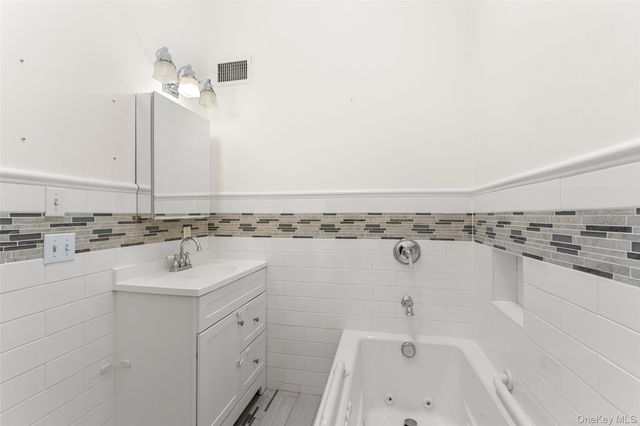 160 N Route 303 4, Congers, NY 10920