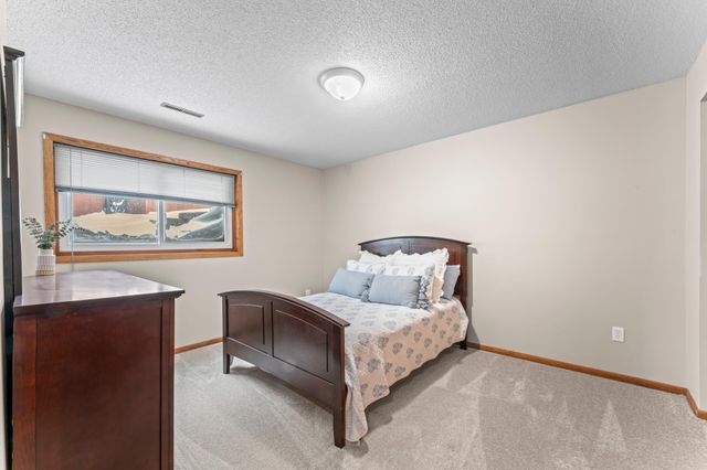 2231 52nd Street NW, Rochester, MN 55901