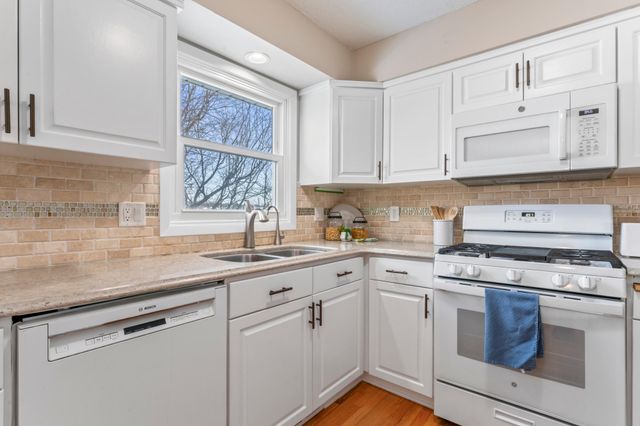 2231 52nd Street NW, Rochester, MN 55901