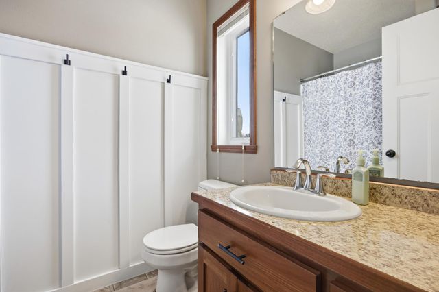 813 W Summerwood Trail, Dilworth, MN 56529