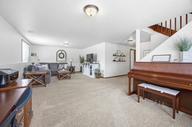 813 W Summerwood Trail, Dilworth, MN 56529