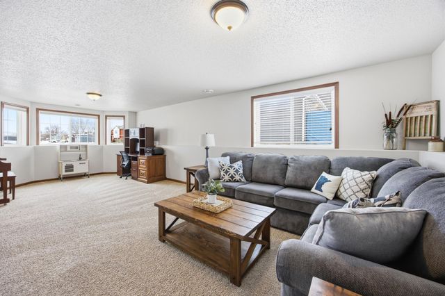 813 W Summerwood Trail, Dilworth, MN 56529