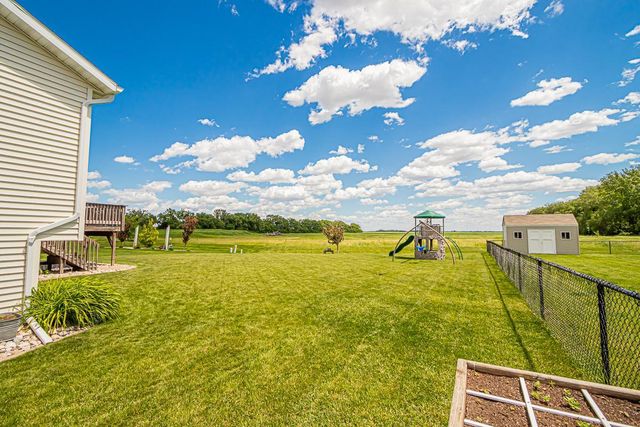 813 W Summerwood Trail, Dilworth, MN 56529