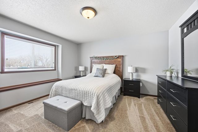 813 W Summerwood Trail, Dilworth, MN 56529