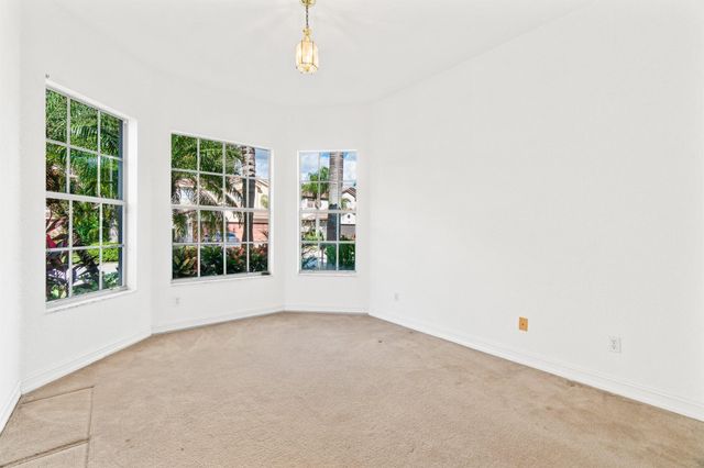 8688 Woodgrove Harbor Lane, Boynton Beach, FL 33473