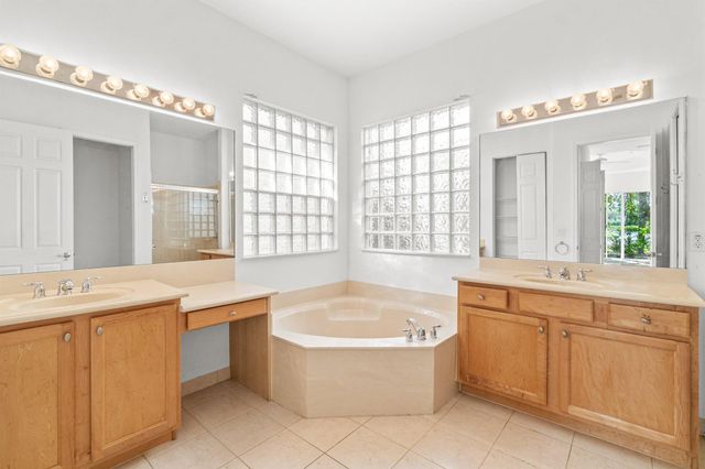 8688 Woodgrove Harbor Lane, Boynton Beach, FL 33473