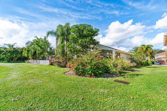 8688 Woodgrove Harbor Lane, Boynton Beach, FL 33473