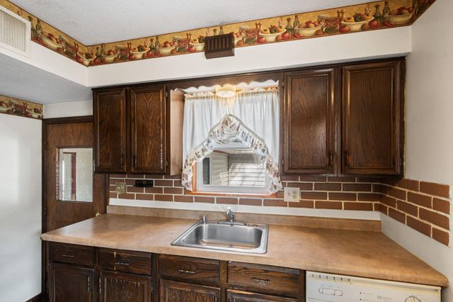 8236 18th Avenue S, Bloomington, MN 55425