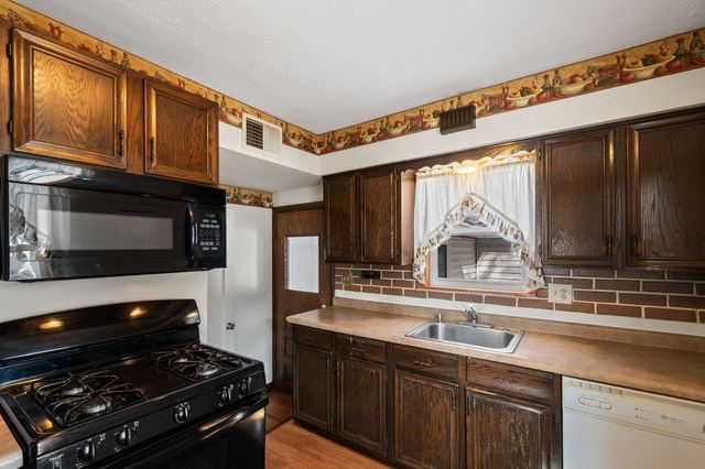 8236 18th Avenue S, Bloomington, MN 55425