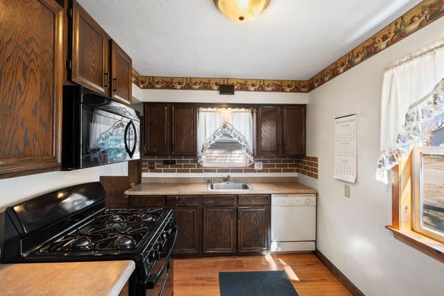 8236 18th Avenue S, Bloomington, MN 55425