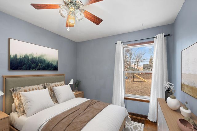 8236 18th Avenue S, Bloomington, MN 55425