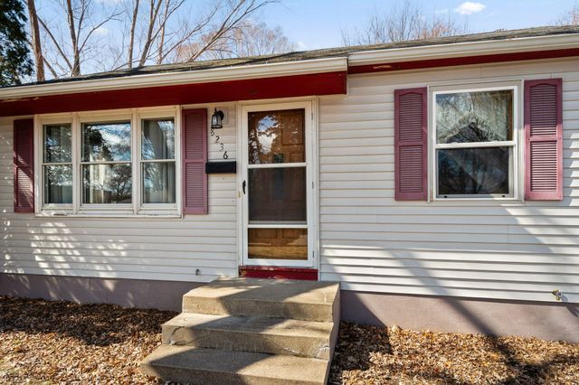 8236 18th Avenue S, Bloomington, MN 55425