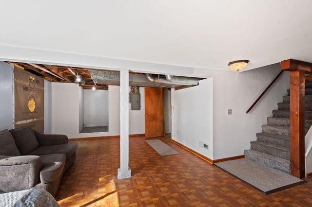 8236 18th Avenue S, Bloomington, MN 55425