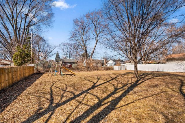 8236 18th Avenue S, Bloomington, MN 55425