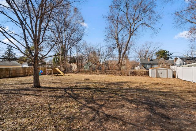 8236 18th Avenue S, Bloomington, MN 55425