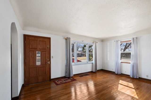 8236 18th Avenue S, Bloomington, MN 55425