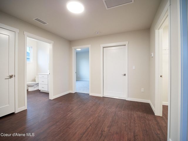 962 E Railroad Ave, Post Falls, ID 83854