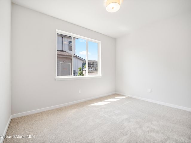 962 E Railroad Ave, Post Falls, ID 83854