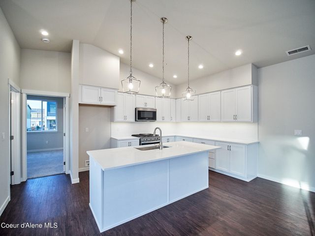 962 E Railroad Ave, Post Falls, ID 83854