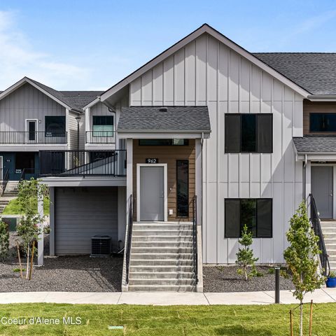 962 E Railroad Ave, Post Falls, ID 83854