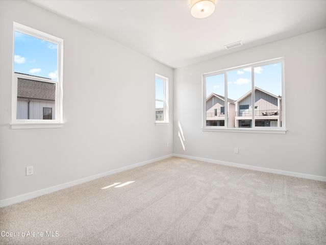 962 E Railroad Ave, Post Falls, ID 83854
