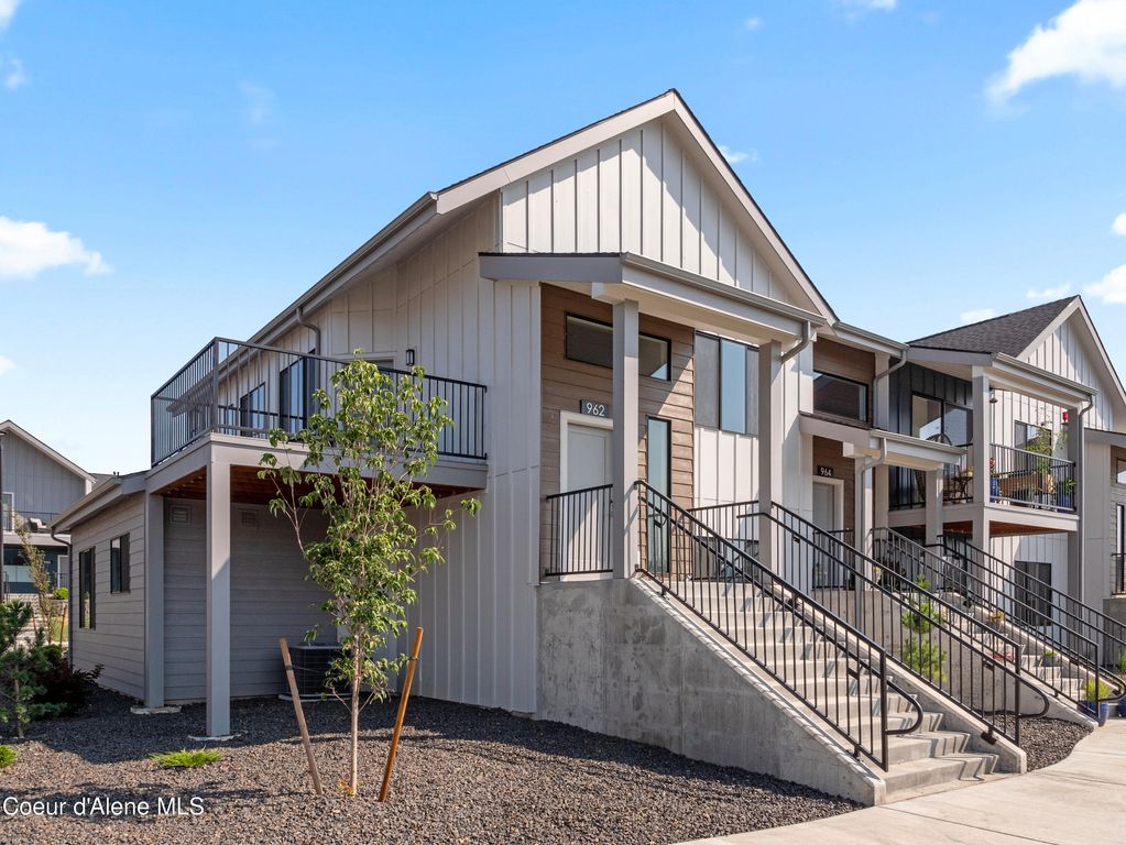 962 E Railroad Ave, Post Falls, ID 83854