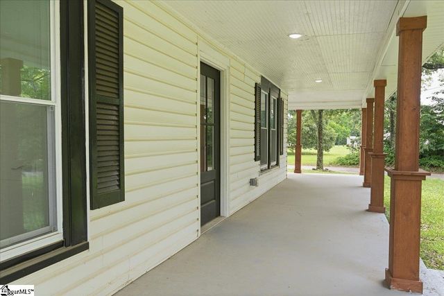 202 Arrowood Branch Road, Chesnee, SC 29323