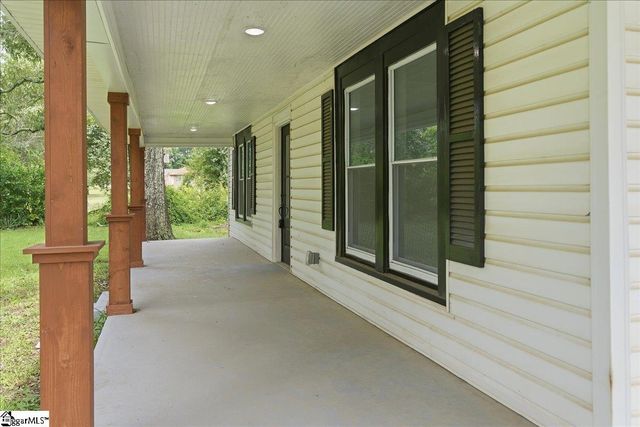 202 Arrowood Branch Road, Chesnee, SC 29323